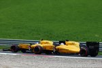 Jolyon Palmer (Renault) und Kevin Magnussen (Renault) 