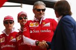 Kimi Räikkönen (Ferrari), Sebastian Vettel (Ferrari) und Maurizio Arrivabene 