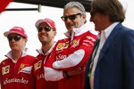 Kimi Räikkönen (Ferrari), Sebastian Vettel (Ferrari) und Maurizio Arrivabene 