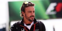 Bild zum Inhalt: Alonso über Mercedes: "In 50 Rennen drei Crashs, na und?"