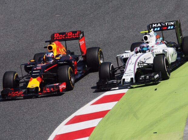 Titel-Bild zur News: Daniel Ricciardo, Valtteri Bottas