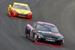 Denny Hamlin (Gibbs) und Joey Logano (Penske) 