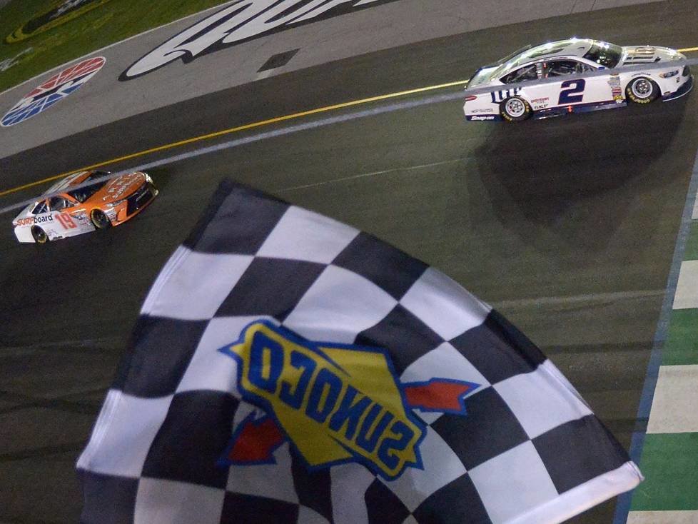 Brad Keselowski, Zielflagge