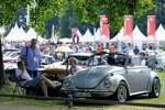 Classic Days Schloss Dyck 2015: Buntes Treiben auf den Wiesen rund um Schloss Dyck.