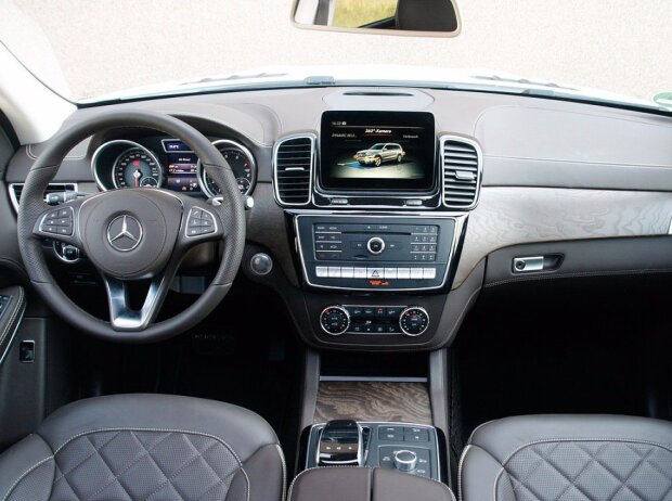 Cockpit des Mercedes-Benz GLS 500 4Matic Cockpit des Mercedes-Benz GLS 500 4Matic
