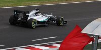 Bild zum Inhalt: Formel 1 Ungarn 2016: Hamilton crasht im Freitagstraining