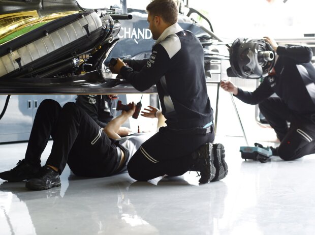 Titel-Bild zur News: McLaren-Crew