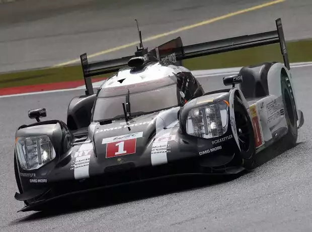 Timo Bernhard, Mark Webber Titel-Bild zur News: Timo Bernhard, Mark Webber