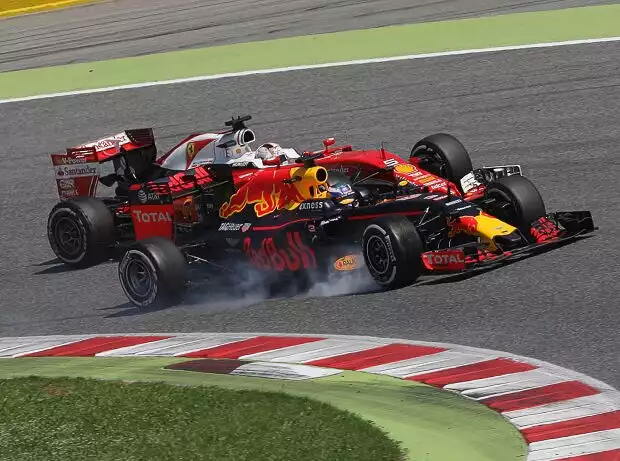 Daniel Ricciardo, Sebastian Vettel Titel-Bild zur News: Daniel Ricciardo, Sebastian Vettel