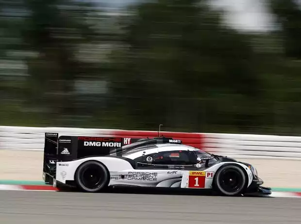 Timo Bernhard, Mark Webber Titel-Bild zur News: Timo Bernhard, Mark Webber