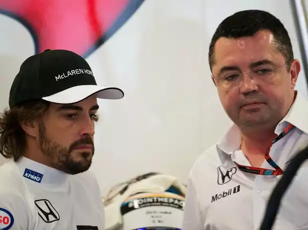 Fernando Alonso, Eric Boullier Titel-Bild zur News: Fernando Alonso, Eric Boullier