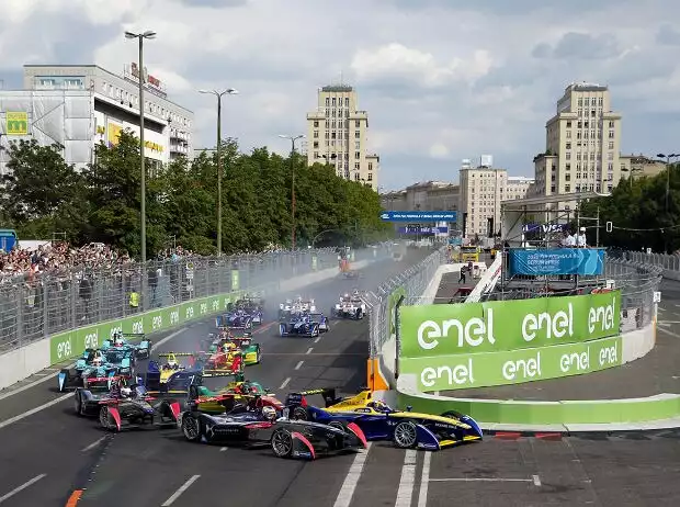 Titel-Bild zur News: Start in Berlin
