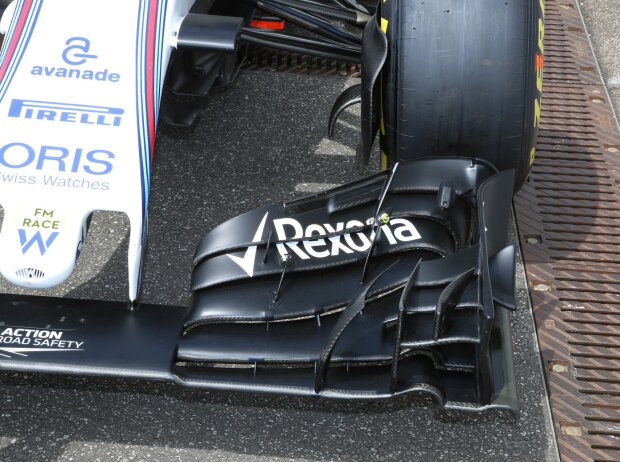 Frontflügel des Williams FW38 Frontflügel des Williams FW38