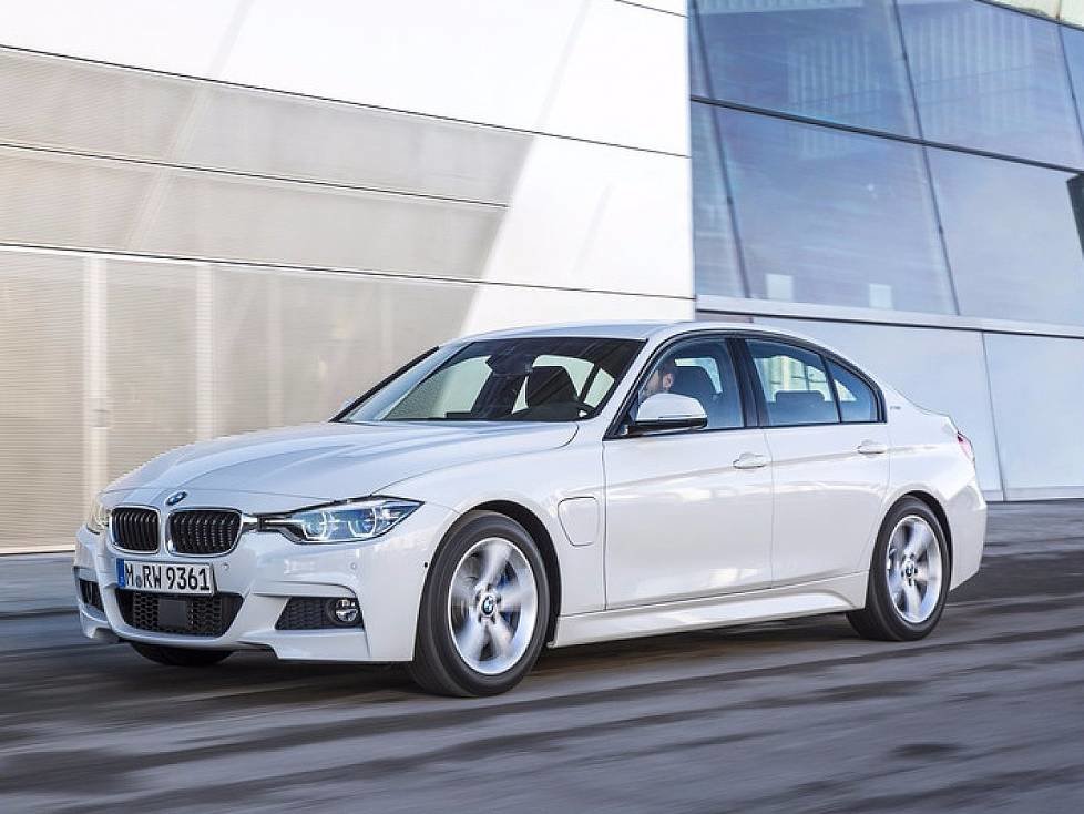 BMW 330e