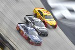 Jamie McMurray (Ganassi), Jimmie Johnson (Hendrick) und Joey Logano (Penske) 