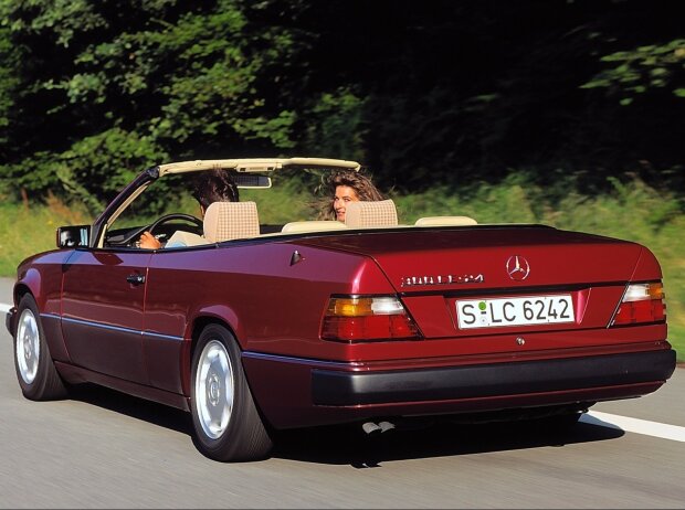 Mercedes-Benz 300 CE-24 Cabriolet (1992-1993)