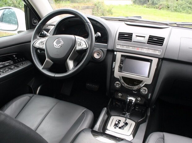 Cockpit des Ssangyong Rexton W Executive