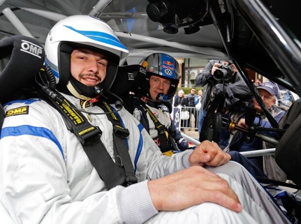 Titel-Bild zur News: Als Beifahrer von Marcus Grönholm bei der San Marino Rallylegend