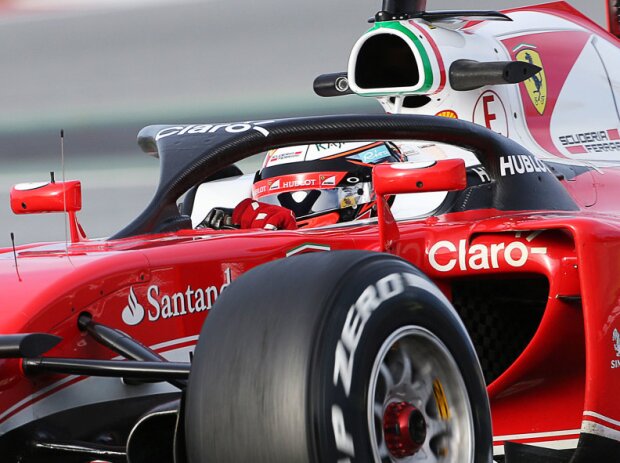 Kimi Räikkönen testet das "Halo"-System Kimi Räikkönen testet das "Halo"-System