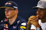 Lewis Hamilton (Mercedes) und Max Verstappen (Red Bull) 