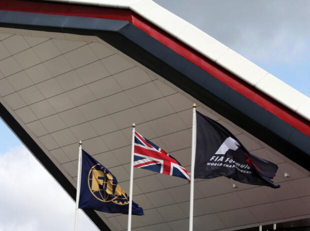 Titel-Bild zur News: Flaggen, FIA, Formel 1, Union Jack