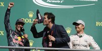 Bild zum Inhalt: Schampus aus dem Schuh: Daniel Ricciardo feiert Spa-Podium