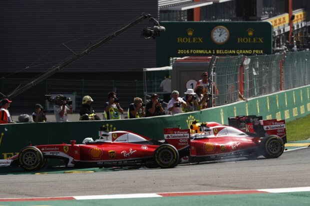 Sebastian Vettel Kimi Räikkönen Max Verstappen Ferrari Scuderia Ferrari F1Red Bull Red Bull Racing F1 ~Sebastian Vettel (Ferrari), Kimi Räikkönen (Ferrari) und Max Verstappen (Red Bull) ~ Sebastian Vettel Kimi Räikkönen Max Verstappen Ferrari Scuderia Ferrari F1Red Bull Red Bull Racing F1 ~Sebastian Vettel (Ferrari), Kimi Räikkönen (Ferrari) und Max Verstappen (Red Bull) ~