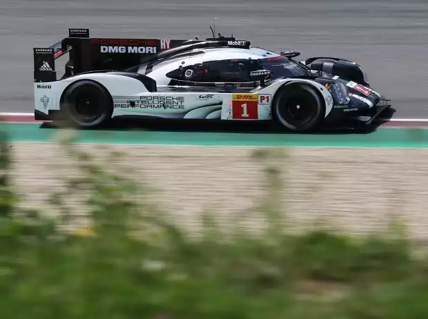 Timo Bernhard, Mark Webber, Brendon Hartley Titel-Bild zur News: Timo Bernhard, Mark Webber, Brendon Hartley