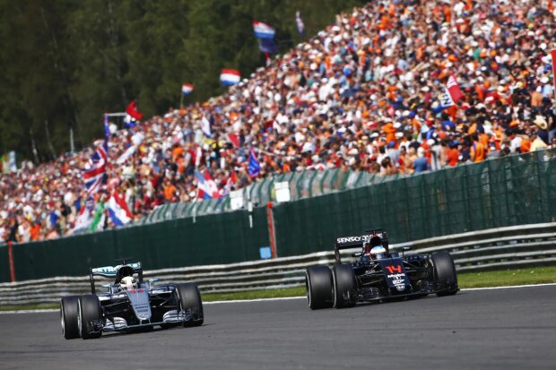 Fernando Alonso Lewis Hamilton McLaren McLaren Honda F1Mercedes Mercedes AMG Petronas Formula One Team F1 ~Fernando Alonso (McLaren) und Lewis Hamilton (Mercedes) ~ Fernando Alonso Lewis Hamilton McLaren McLaren Honda F1Mercedes Mercedes AMG Petronas Formula One Team F1 ~Fernando Alonso (McLaren) und Lewis Hamilton (Mercedes) ~