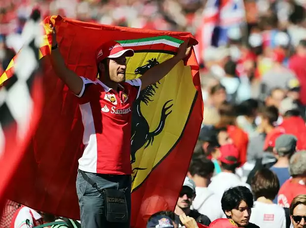 Ferrari-Fan in Monza Titel-Bild zur News: Ferrari-Fan in Monza