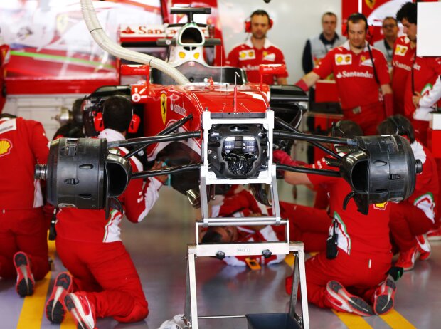 Auto von Sebastian Vettel in der Box Auto von Sebastian Vettel in der Box