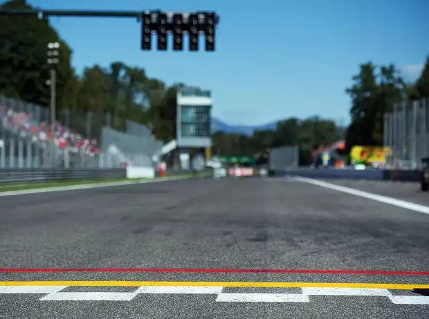 Monza, Start-Ziel Titel-Bild zur News: Monza, Start-Ziel