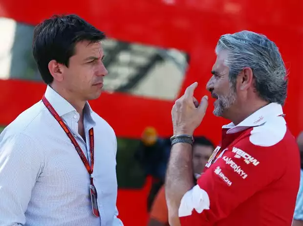 Toto Wolff, Maurizio Arrivabene Titel-Bild zur News: Toto Wolff, Maurizio Arrivabene