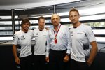 Ron Dennis, Stoffel Vandoorne, Fernando Alonso (McLaren) und Jenson Button (McLaren) 