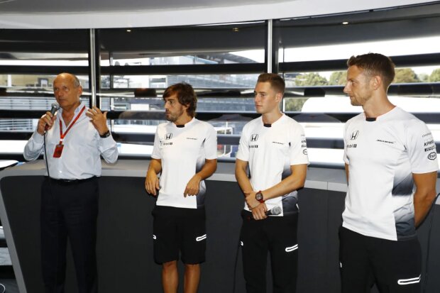 Ron Dennis Fernando Alonso Stoffel Vandoorne Jenson Button McLaren McLaren Honda F1 ~Ron Dennis, Fernando Alonso (McLaren), Stoffel Vandoorne und Jenson Button (McLaren) ~ Ron Dennis Fernando Alonso Stoffel Vandoorne Jenson Button McLaren McLaren Honda F1 ~Ron Dennis, Fernando Alonso (McLaren), Stoffel Vandoorne und Jenson Button (McLaren) ~