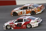 Kyle Larson (Ganassi) und Carl Edwards (Gibbs) 