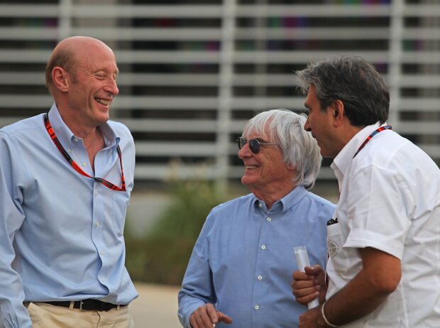 Donald Mackenzie, Bernie Ecclestone und Pasquale Lattuneddu Donald Mackenzie, Bernie Ecclestone und Pasquale Lattuneddu