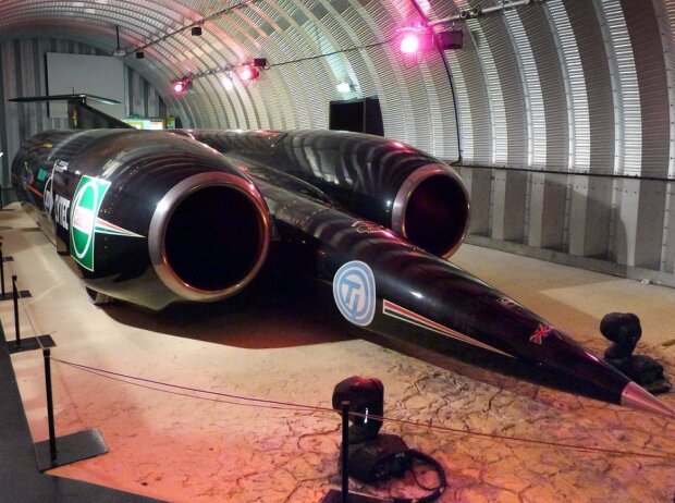 Rekordfahrzeug Thrust SSC: 1227,99 km/h (1997) 