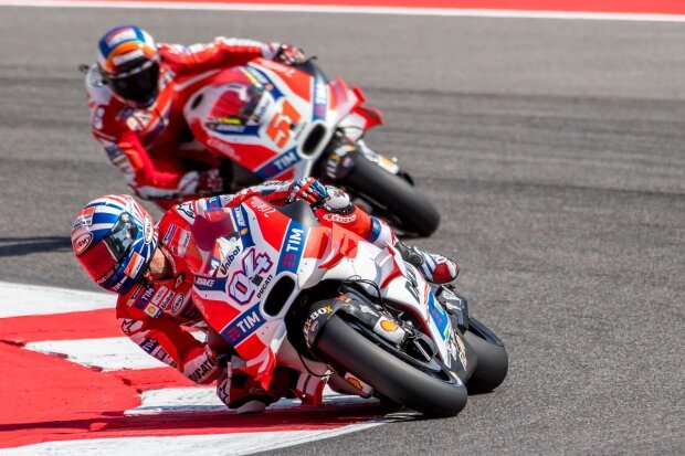  ~Andrea Dovizioso vor Michele Pirro (Ducati) ~          