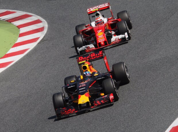 Max Verstappen, Kimi Räikkönen Max Verstappen, Kimi Räikkönen
