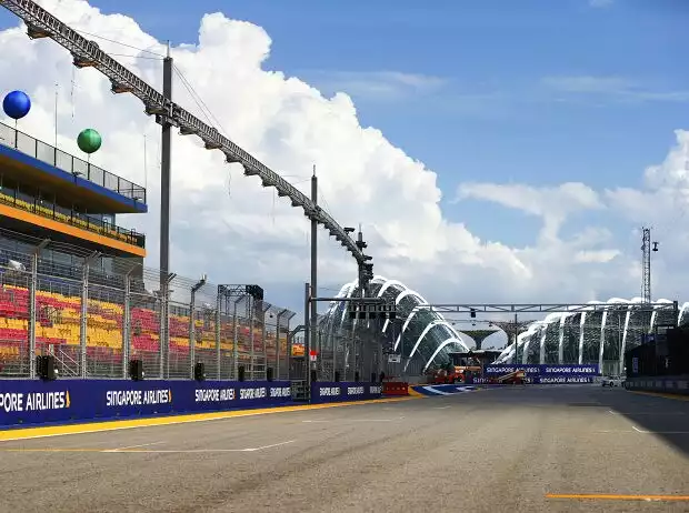Start-Ziel-Gerade in Singapur Titel-Bild zur News: Start-Ziel-Gerade in Singapur