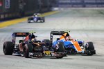 Carlos Sainz (Toro Rosso) und Esteban Ocon (Manor) 