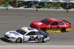 Brad Keselowski (Penske) und Alex Bowman 