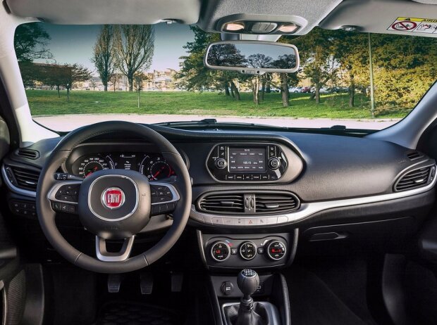 Cockpit des FIAT Tipo Kombi 