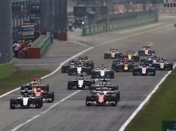 Titel-Bild zur News: Nico Rosberg, Sebastian Vettel, Kimi Räikkönen, Valtteri Bottas, Lewis Hamilton