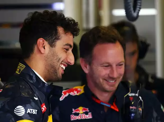 Daniel Ricciardo, Christian Horner Titel-Bild zur News: Daniel Ricciardo, Christian Horner