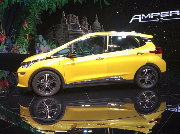 Titel-Bild zur News: Opel Ampera-e auf dem Autosalon Paris 2016