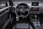 Cockpit der Audi RS 3 Limousine 2017