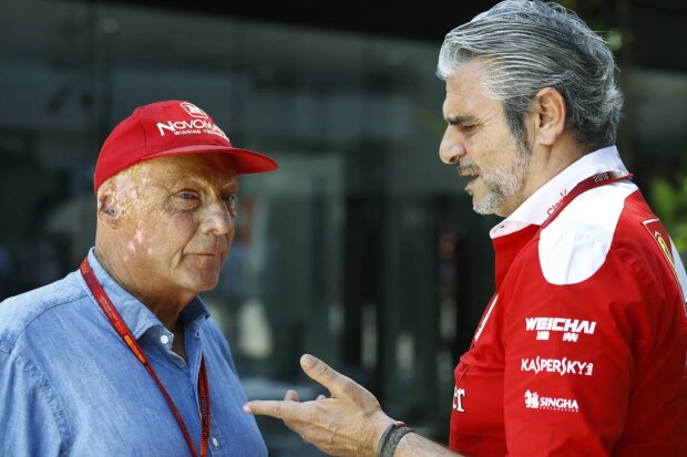 Niki Lauda Maurizio Arrivabene Ferrari Scuderia Ferrari F1 ~Niki Lauda (Mercedes) und Maurizio Arrivabene (Ferrari)~ Niki Lauda Maurizio Arrivabene Ferrari Scuderia Ferrari F1 ~Niki Lauda (Mercedes) und Maurizio Arrivabene (Ferrari)~