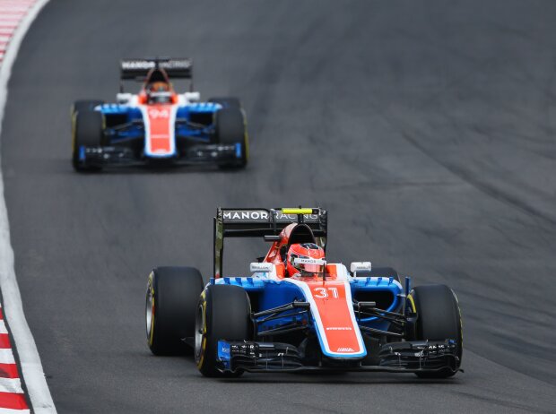 Esteban Ocon, Pascal Wehrlein Esteban Ocon, Pascal Wehrlein